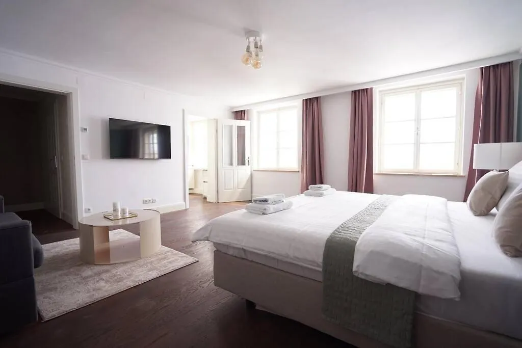 In Der Innenstadt I 3 Minutes To Metro location
